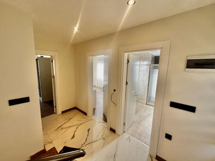 Image No.9-3 Bed Villa for sale