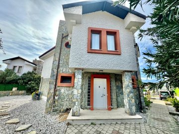 A Detached Villa For Sale In Seydikemer, Fethiye - Villa with easy-to-maintain gardens and pretty pathways