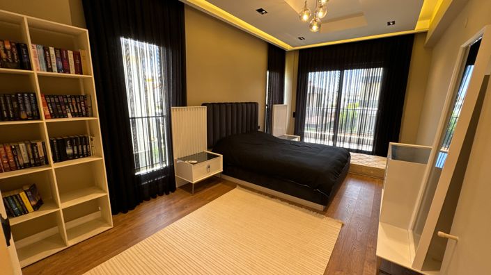 Image No.15-6 Bed Villa for sale