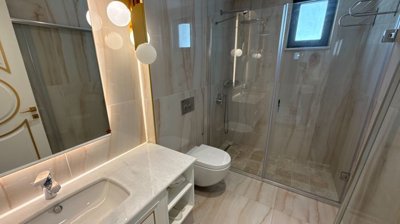Deluxe Villa With A Private Pool For Sale in Belek, Antalya - Luxury bathroom