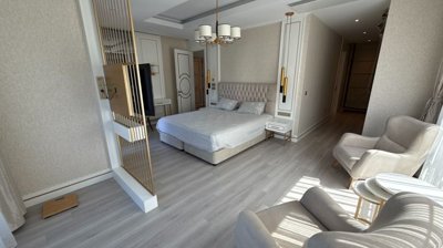 Deluxe Villa With A Private Pool For Sale in Belek, Antalya - Huge double bedroom with ensuite