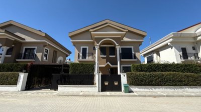 Deluxe Villa With A Private Pool For Sale in Belek, Antalya - A secure gated property