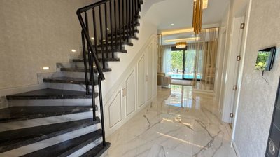 Deluxe Villa With A Private Pool For Sale in Belek, Antalya - Entrance hallway