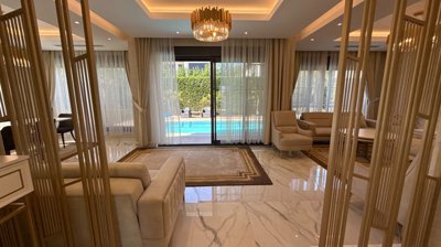 Deluxe Villa With A Private Pool For Sale in Belek, Antalya - Open-plan living space