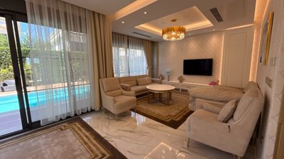 Deluxe Villa With A Private Pool For Sale in Belek, Antalya - Direct access to the private exterior