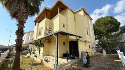 Primely Located Twin Villa For Sale in Antalya - A triplex, four bedroom villa