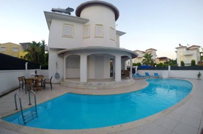 Enticing Villa With A Private Pool For Sale in Antalya - A stunning duplex villa and private pool