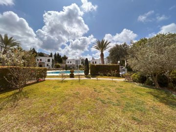 Luxury Property For Sale In Yalikavak Centre - Private garden with ample privacy