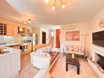 Luxury Property For Sale In Yalikavak Centre - Open-plan living space