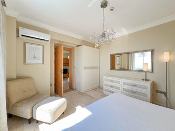 Outstanding Sea-View Apartment For Sale In Alanya - A spacious double bedroom