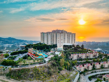 Outstanding Sea-View Apartment For Sale In Alanya - A choice of on-site facilities