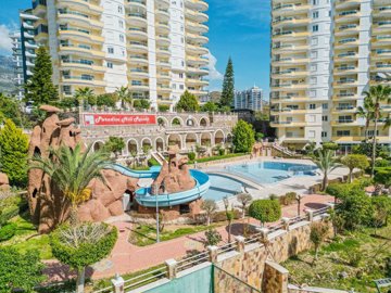 Pristine Apartment in Mahmutlar, Alanya For Sale - A choice of exterior social areas