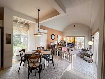 Single-Level Bodrum Property For Sale In Yalikavak - Dining area to the lounge