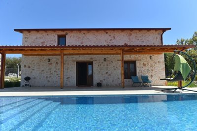 Enchanting Properties For Sale In Antalya - Natural stone villa with 1-bedroom