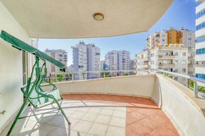 Elaborate Alanya Property For Sale In Mahmutlar – A sun-drenched balcony