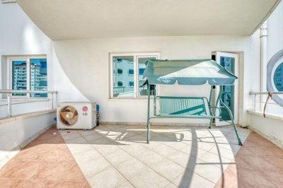 Elaborate Alanya Property For Sale In Mahmutlar – Balcony with local views