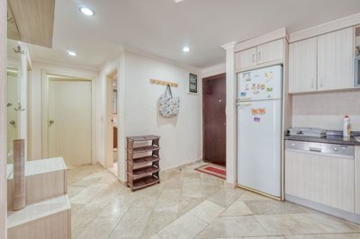 Elaborate Alanya Property For Sale In Mahmutlar – Entrance from the living space