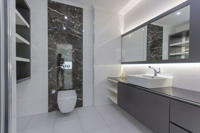 Immaculate Apartment For Sale In Alanya - Master ensuite shower room