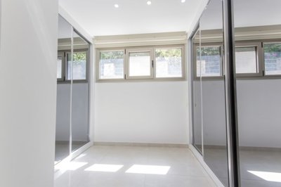 Immaculate Apartment For Sale In Alanya - Dressing and storage area