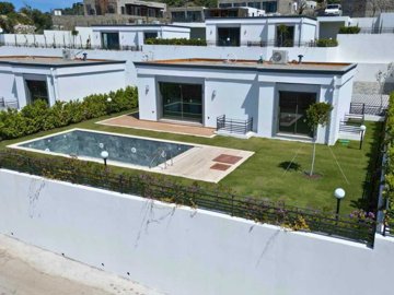 Lush Villas In Bodrum With Private Pools & Gardens – Private pool and gardens
