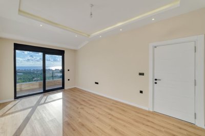 Alanya Duplex Apartment In Kestel For Sale - Good size master bedroom