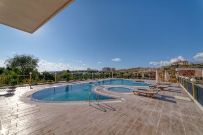 Alanya Duplex Apartment In Kestel For Sale - Large communal pool and terraces