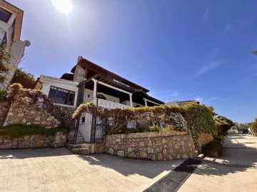 Charming Sea-View Yalikavak Triplex Villa For Sale – View from the street