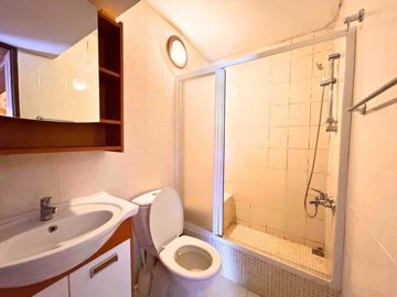 Charming Sea-View Yalikavak Triplex Villa For Sale – Ensuite bathroom