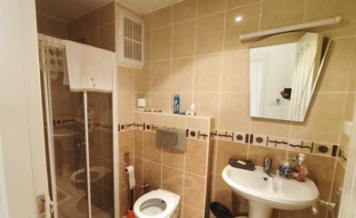 Modern Property For Sale in Mahmutlar, Alanya - Ensuite shower room