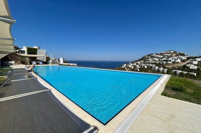 A Serene Duplex Garden Apartment In Bodrum For Sale - Shared swimming pool