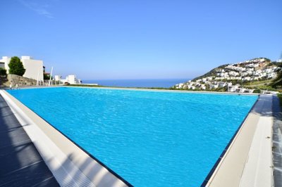 A Serene Duplex Garden Apartment In Bodrum For Sale - Communal residents pool