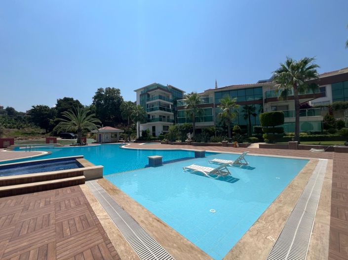 Image No.1-4 Bed Penthouse for sale