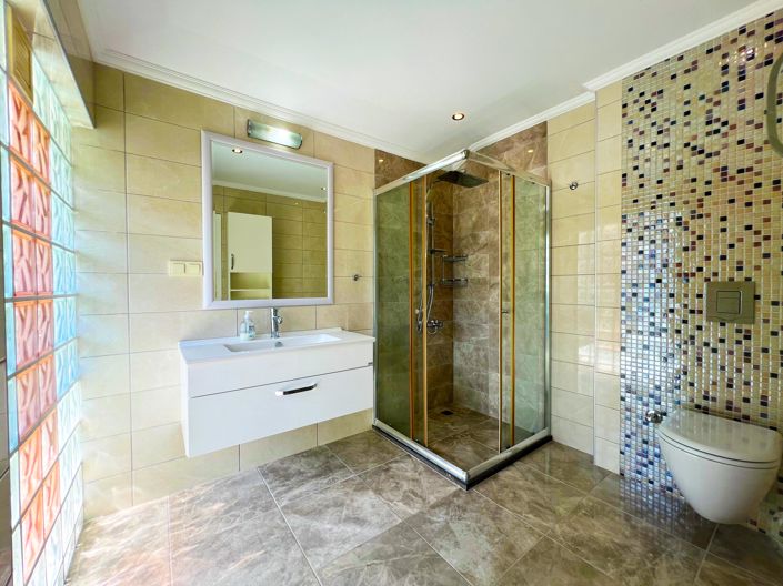 Image No.18-4 Bed Penthouse for sale