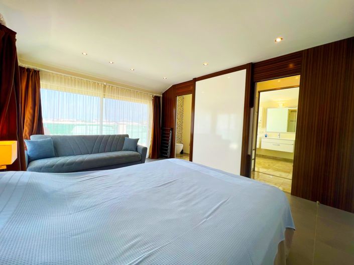 Image No.22-4 Bed Penthouse for sale