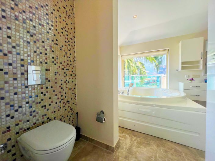 Image No.23-4 Bed Penthouse for sale