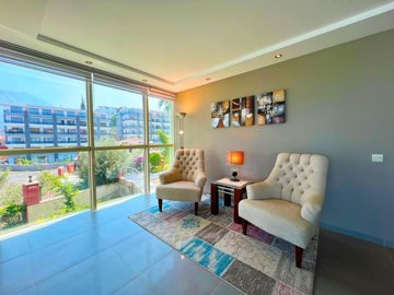Penthouse In Kargicak, Alanya For Sale - Spacious seating area