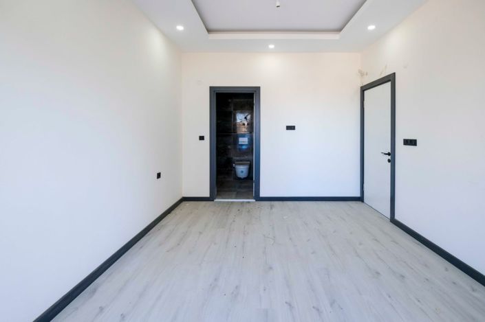 Image No.10-3 Bed Apartment for sale