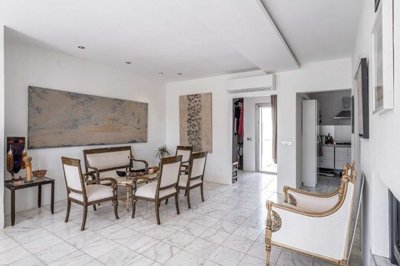 Dramatic Bodrum Villa & Studio For Sale - A spacious living area