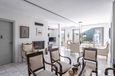 Dramatic Bodrum Villa & Studio For Sale - A bright and airy living area