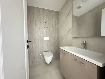 Tranquil Duplex Property For Sale In Alanya – Guest WC