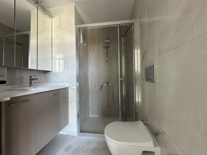 Image No.18-2 Bed Apartment for sale