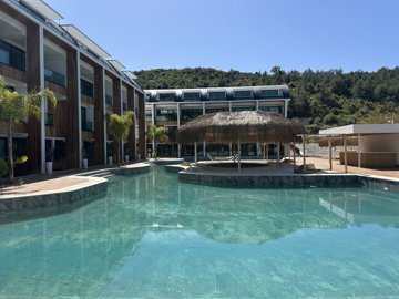 Tranquil Duplex Property For Sale In Alanya – Large communal outdoor pool