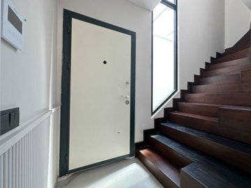 Tranquil Duplex Property For Sale In Alanya – Apartment entrance