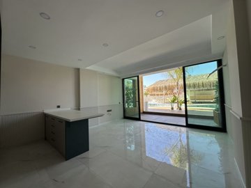 Tranquil Duplex Property For Sale In Alanya – A spacious, light and airy living space