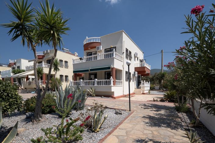 Image No.3-3 Bed Villa for sale