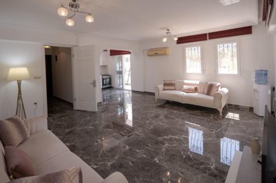 A Flawless Detached Triplex Villa For Sale In Akbuk – A generous, light and airy living area