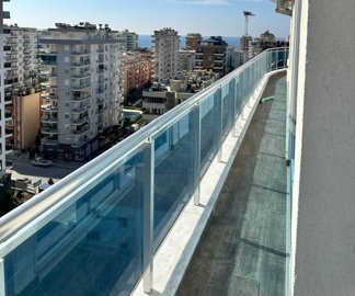 Sea View Property For Sale in Mahmutlar - Long balcony