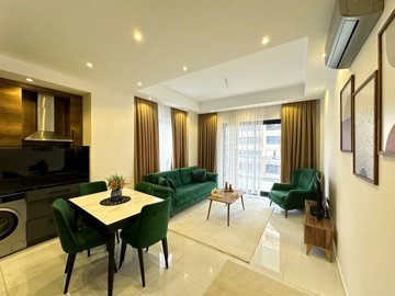 Immaculate Alanya Apartment For Sale In Mahmutlar – Living space with balcony
