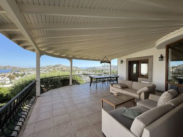Traditional Sea-View Yalikavak Villa For Sale – Vast covered terrace