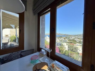 Traditional Sea-View Yalikavak Villa For Sale – Sea view dining area